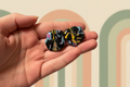 Bunte Retro Ohrstecker aus Polymer Clay handgefertigt von Riality Art&Design