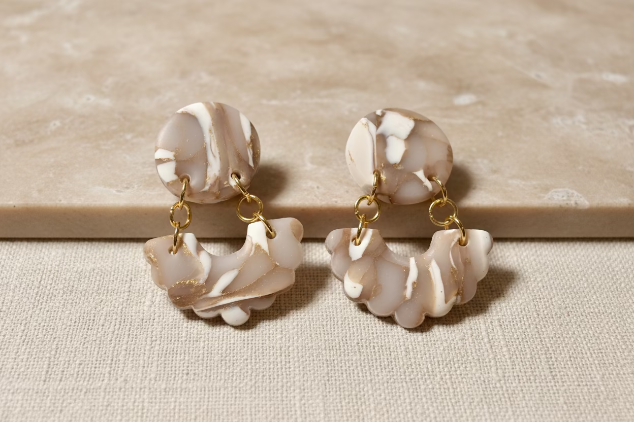 Ohrstecker Polymer Clay Marmoroptik mit Gold – handgefertigter Schmuck – Riality Art & Design