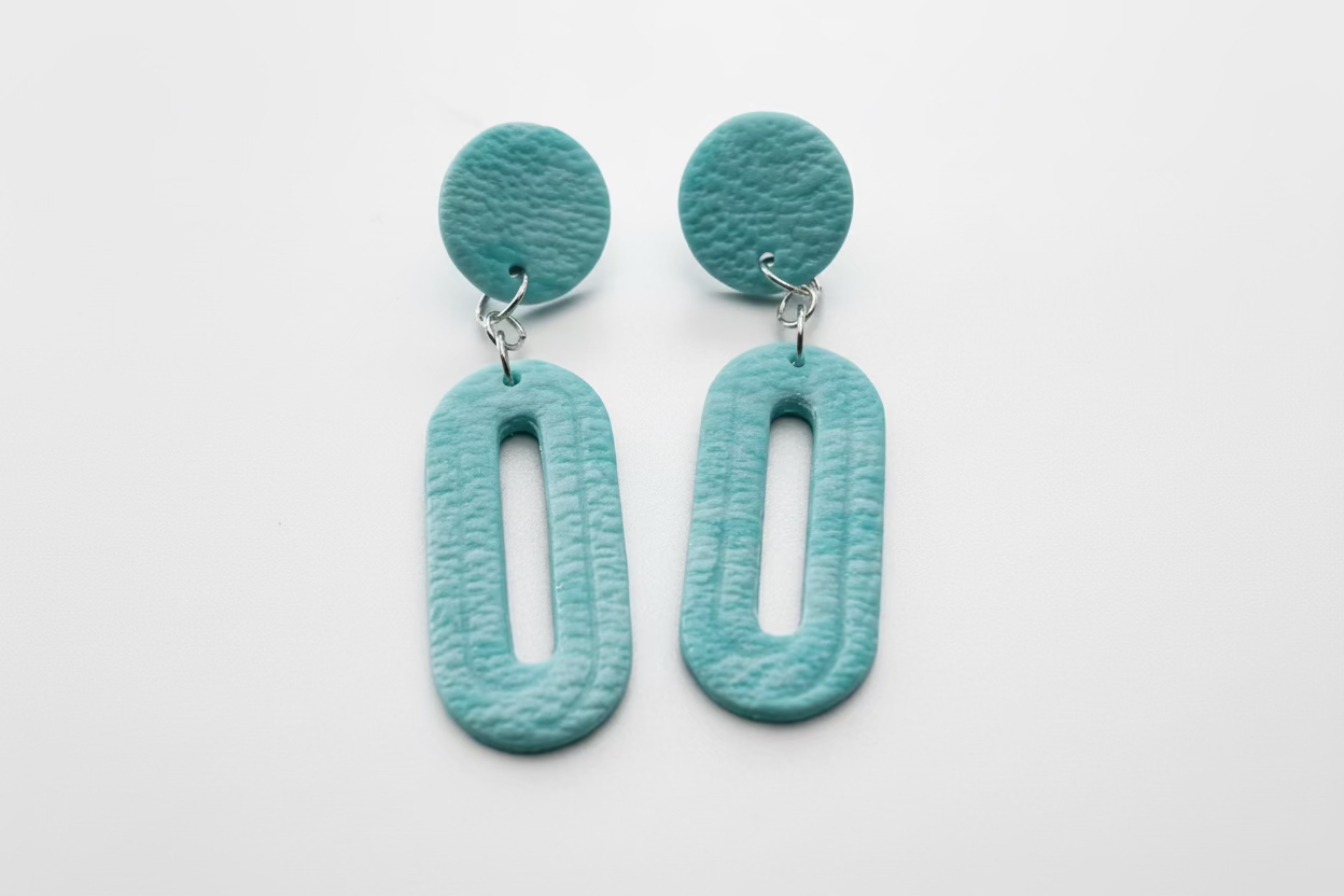 Bunte handgefertigte Ohrstecker – Polymer Clay Kunstschmuck – Riality Art & Design
