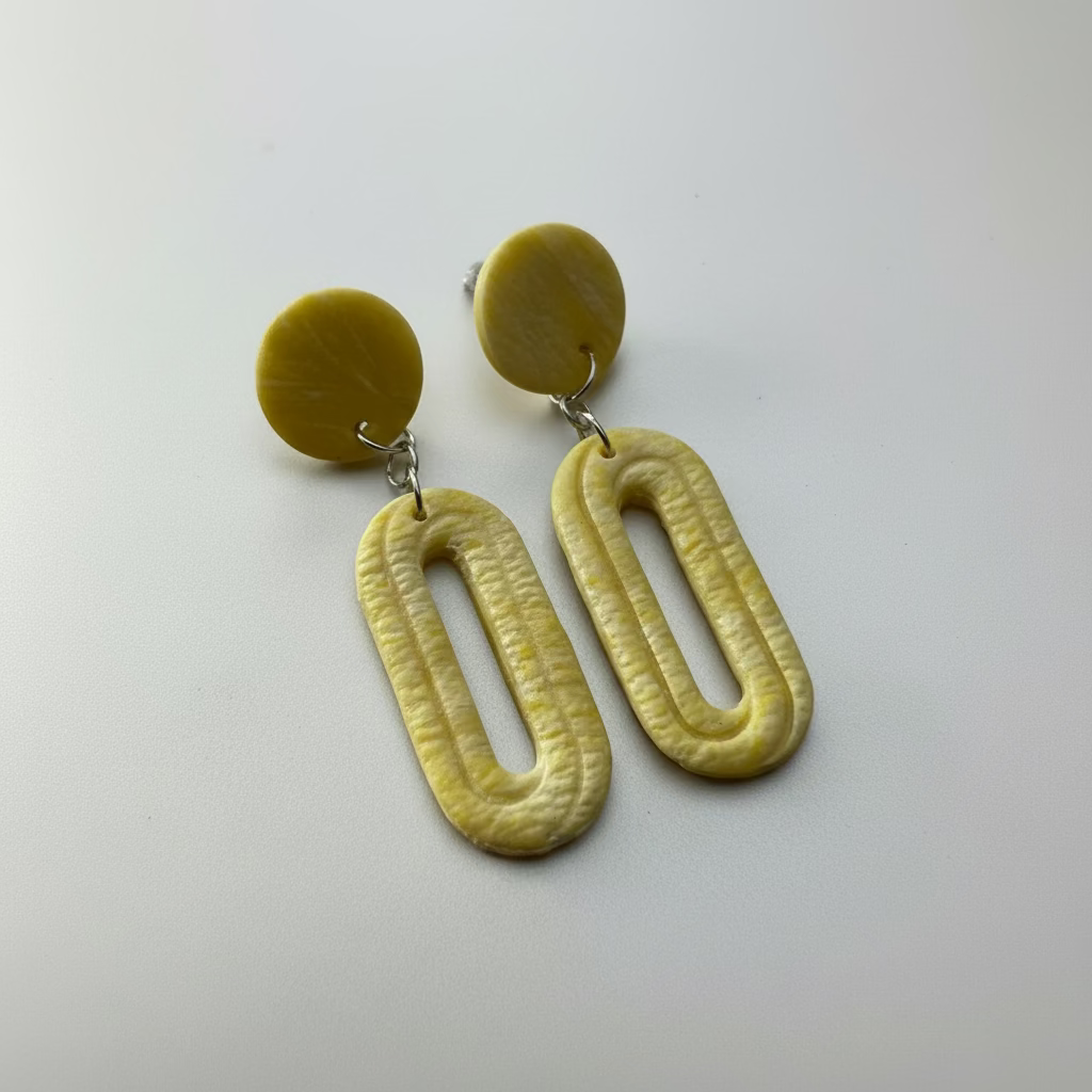 Handgefertigte bunte Ohrstecker – Polymer Clay Schmuck – Riality Art & Design
